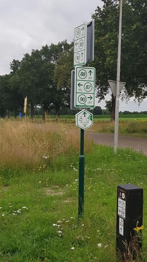 Logeerruimte In Gerenoveerde Boerderij In Wachtum公寓 外观 照片